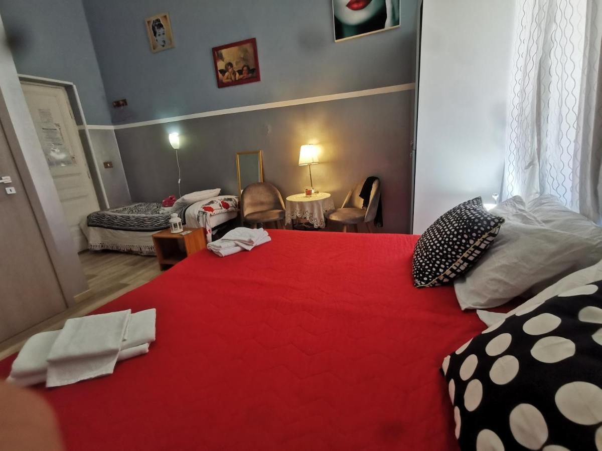 Român Holidays Ngoại thất bức ảnh