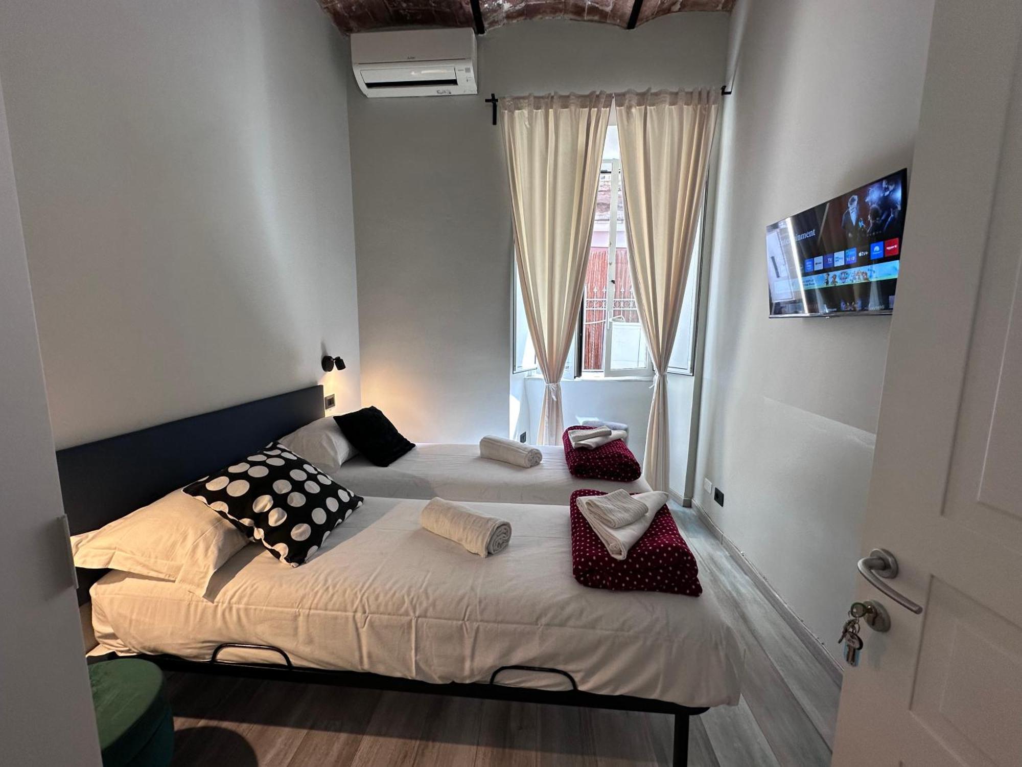 Român Holidays Ngoại thất bức ảnh