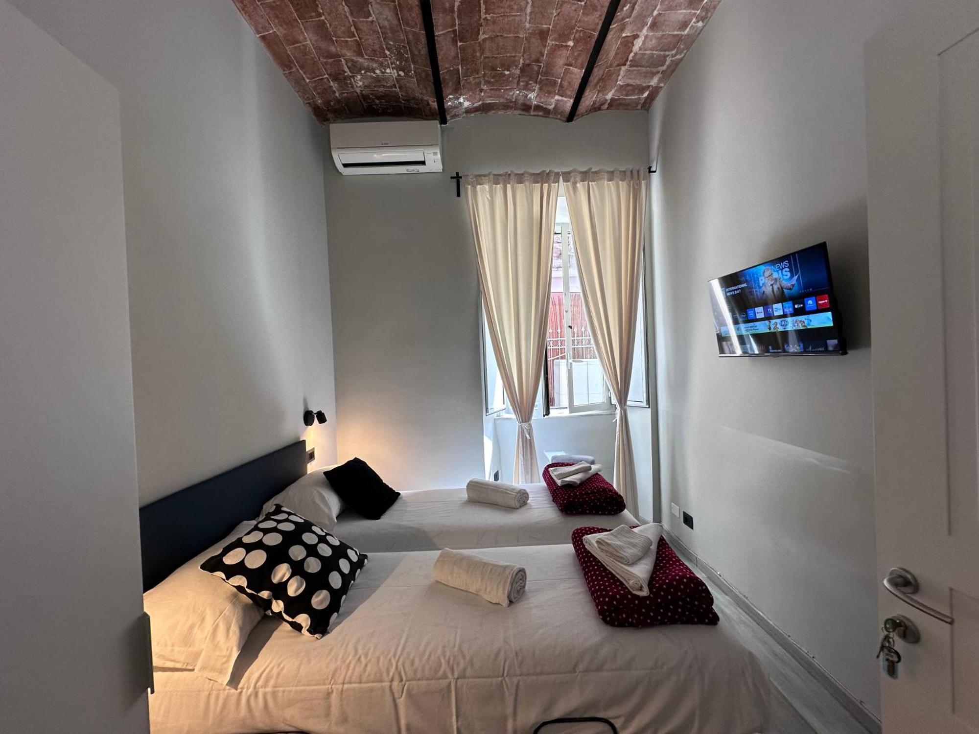 Român Holidays Ngoại thất bức ảnh